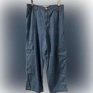 Almost Famous Wide Leg Cargo Pants